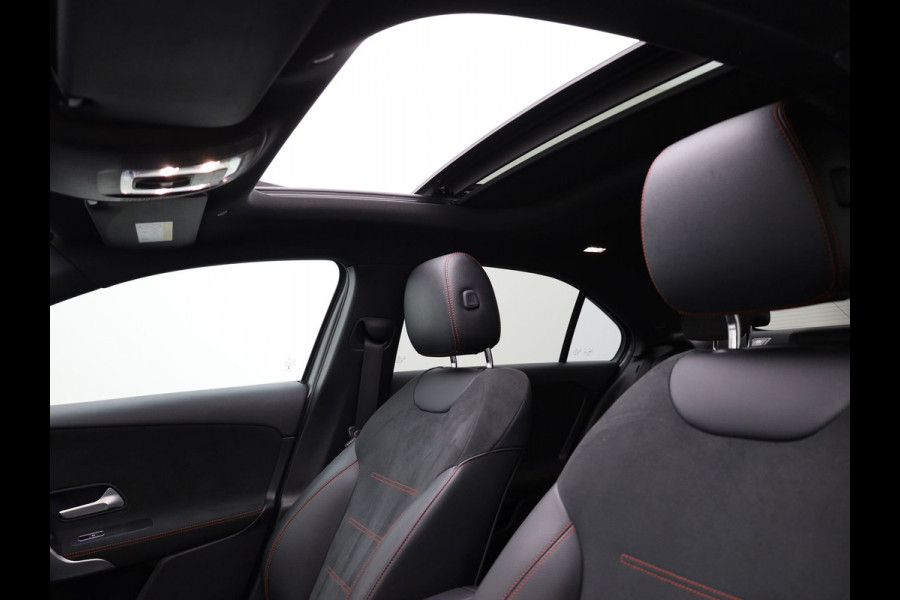 Mercedes-Benz A-Klasse 180 AMG Line | Panodak | Camera | Sfeer | Keyless | Prijs Rijklaar!!