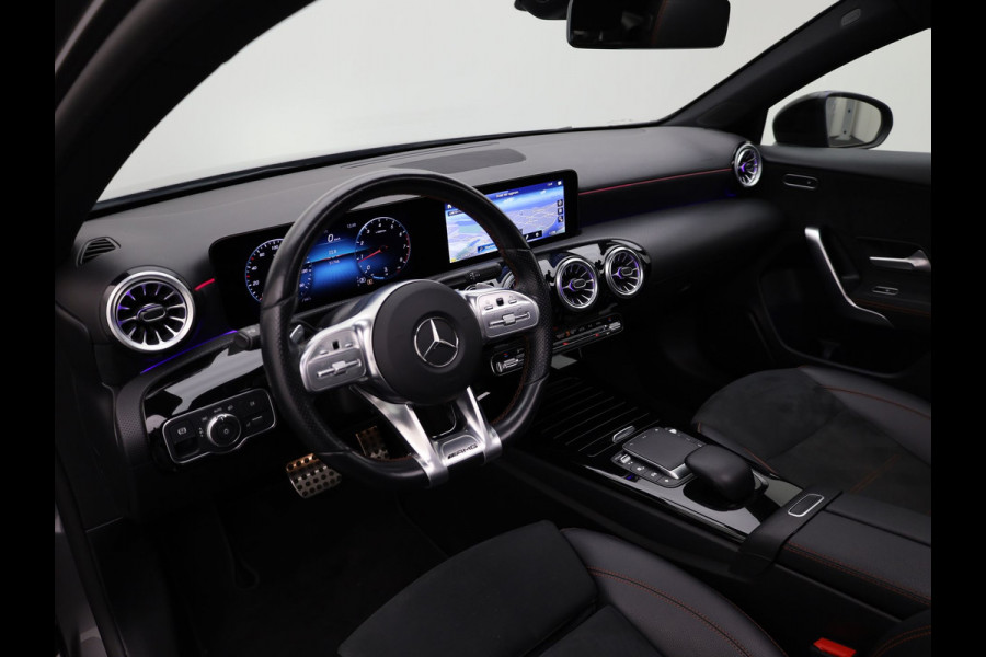 Mercedes-Benz A-Klasse 180 AMG Line | Panodak | Camera | Sfeer | Keyless | Prijs Rijklaar!!