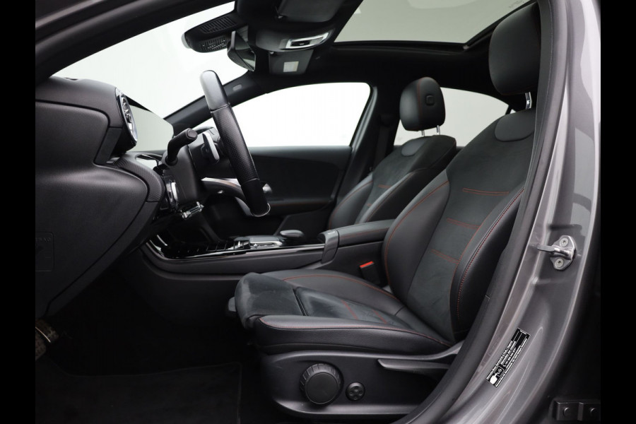 Mercedes-Benz A-Klasse 180 AMG Line | Panodak | Camera | Sfeer | Keyless | Prijs Rijklaar!!