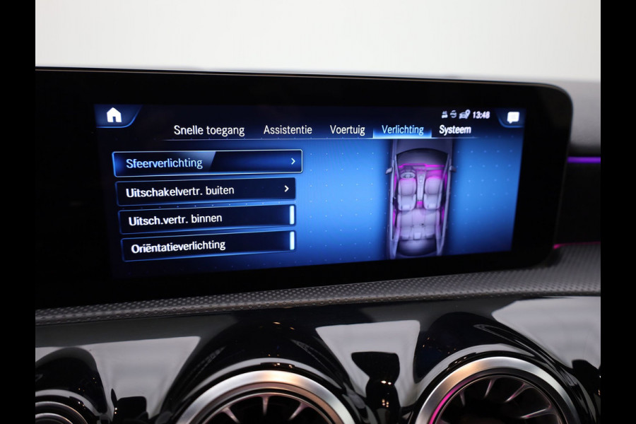 Mercedes-Benz A-Klasse 180 AMG Line | Panodak | Camera | Sfeer | Keyless | Prijs Rijklaar!!