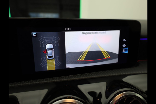 Mercedes-Benz A-Klasse 180 AMG Line | Panodak | Camera | Sfeer | Keyless | Prijs Rijklaar!!