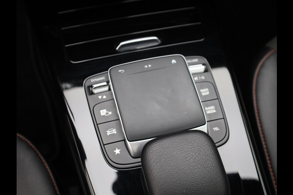 Mercedes-Benz A-Klasse 180 AMG Line | Panodak | Camera | Sfeer | Keyless | Prijs Rijklaar!!
