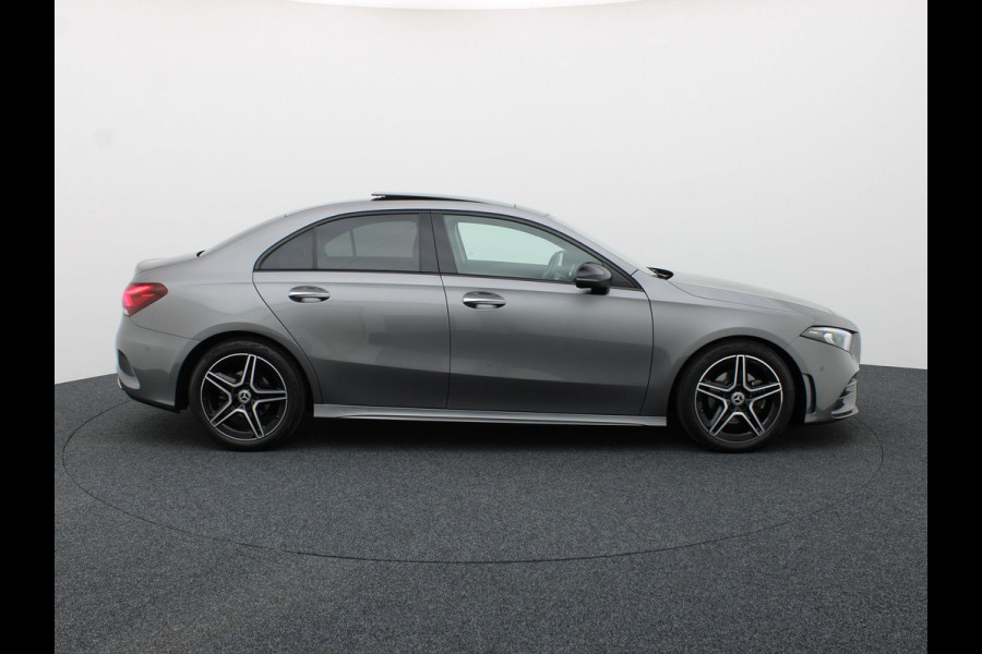 Mercedes-Benz A-Klasse 180 AMG Line | Panodak | Camera | Sfeer | Keyless | Prijs Rijklaar!!