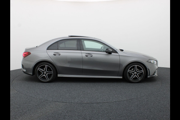 Mercedes-Benz A-Klasse 180 AMG Line | Panodak | Camera | Sfeer | Keyless | Prijs Rijklaar!!