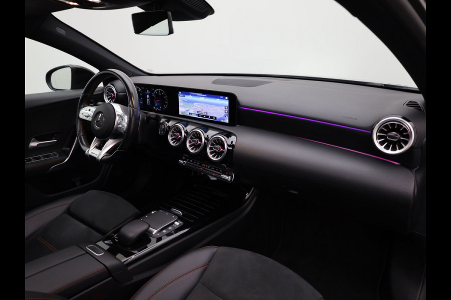 Mercedes-Benz A-Klasse 180 AMG Line | Panodak | Camera | Sfeer | Keyless | Prijs Rijklaar!!