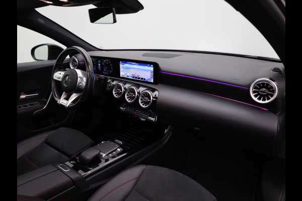 Mercedes-Benz A-Klasse 180 AMG Line | Panodak | Camera | Sfeer | Keyless | Prijs Rijklaar!!