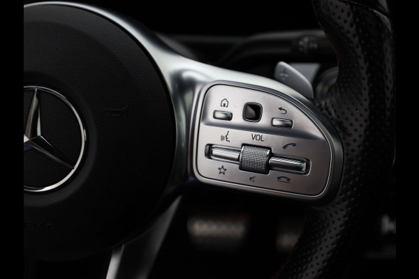 Mercedes-Benz A-Klasse 180 AMG Line | Panodak | Camera | Sfeer | Keyless | Prijs Rijklaar!!