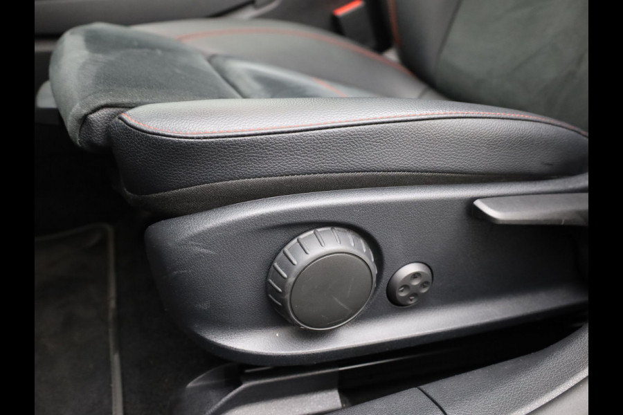 Mercedes-Benz A-Klasse 180 AMG Line | Panodak | Camera | Sfeer | Keyless | Prijs Rijklaar!!