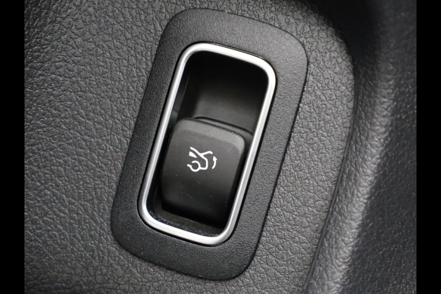 Mercedes-Benz A-Klasse 180 AMG Line | Panodak | Camera | Sfeer | Keyless | Prijs Rijklaar!!
