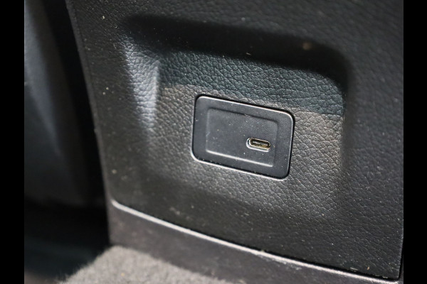 Mercedes-Benz A-Klasse 180 AMG Line | Panodak | Camera | Sfeer | Keyless | Prijs Rijklaar!!