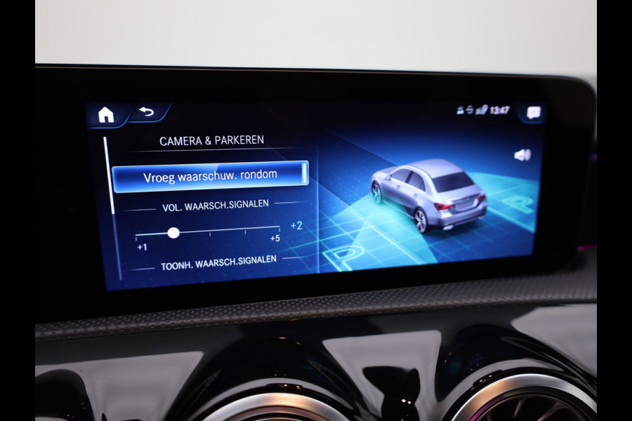 Mercedes-Benz A-Klasse 180 AMG Line | Panodak | Camera | Sfeer | Keyless | Prijs Rijklaar!!