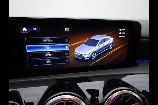 Mercedes-Benz A-Klasse 180 AMG Line | Panodak | Camera | Sfeer | Keyless | Prijs Rijklaar!!