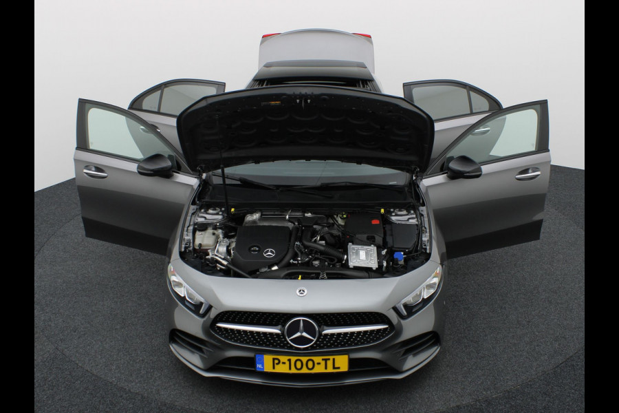 Mercedes-Benz A-Klasse 180 AMG Line | Panodak | Camera | Sfeer | Keyless | Prijs Rijklaar!!