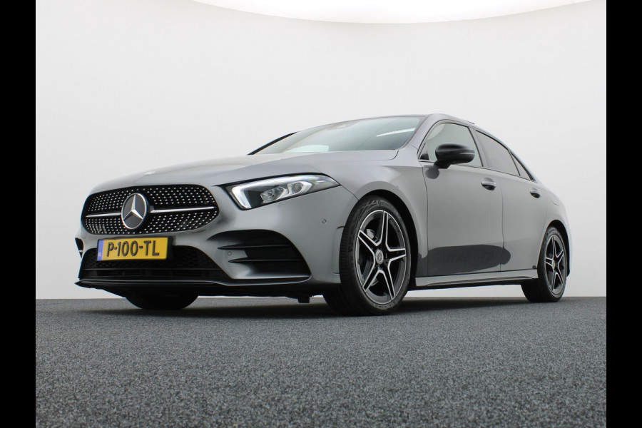 Mercedes-Benz A-Klasse 180 AMG Line | Panodak | Camera | Sfeer | Keyless | Prijs Rijklaar!!