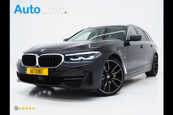 BMW 5 Serie Touring 530e | Leder | Memory | Stoelventilatie | Adaptive Cruise | Camera | Sfeerlicht | Dodehoek