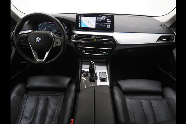 BMW 5 Serie Touring 530e | Leder | Memory | Stoelventilatie | Adaptive Cruise | Camera | Sfeerlicht | Dodehoek