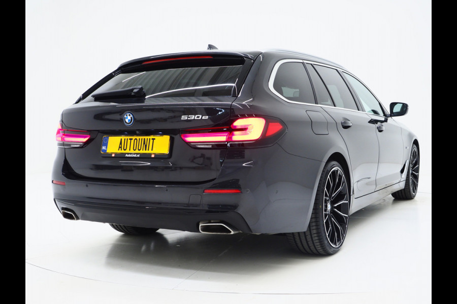 BMW 5 Serie Touring 530e | Leder | Memory | Stoelventilatie | Adaptive Cruise | Camera | Sfeerlicht | Dodehoek