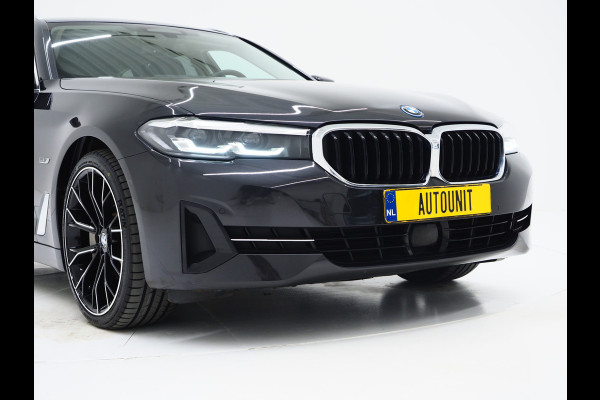 BMW 5 Serie Touring 530e | Leder | Memory | Stoelventilatie | Adaptive Cruise | Camera | Sfeerlicht | Dodehoek