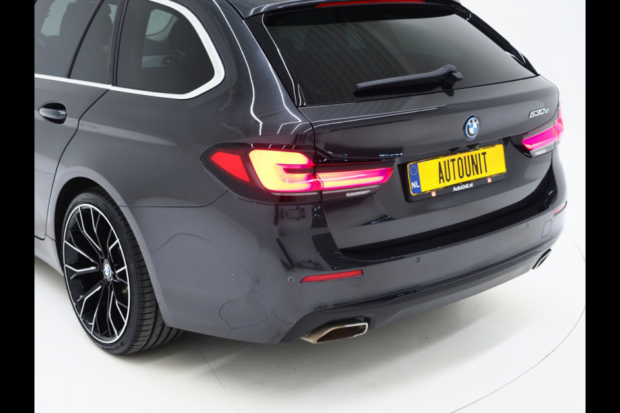 BMW 5 Serie Touring 530e | Leder | Memory | Stoelventilatie | Adaptive Cruise | Camera | Sfeerlicht | Dodehoek