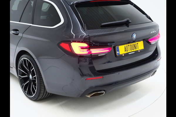 BMW 5 Serie Touring 530e | Leder | Memory | Stoelventilatie | Adaptive Cruise | Camera | Sfeerlicht | Dodehoek