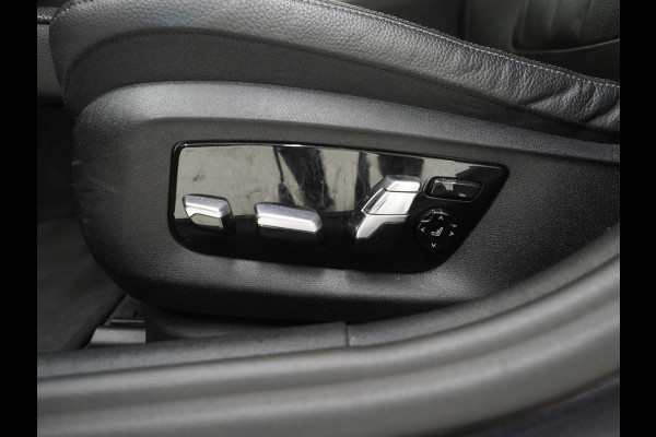 BMW 5 Serie Touring 530e | Leder | Memory | Stoelventilatie | Adaptive Cruise | Camera | Sfeerlicht | Dodehoek