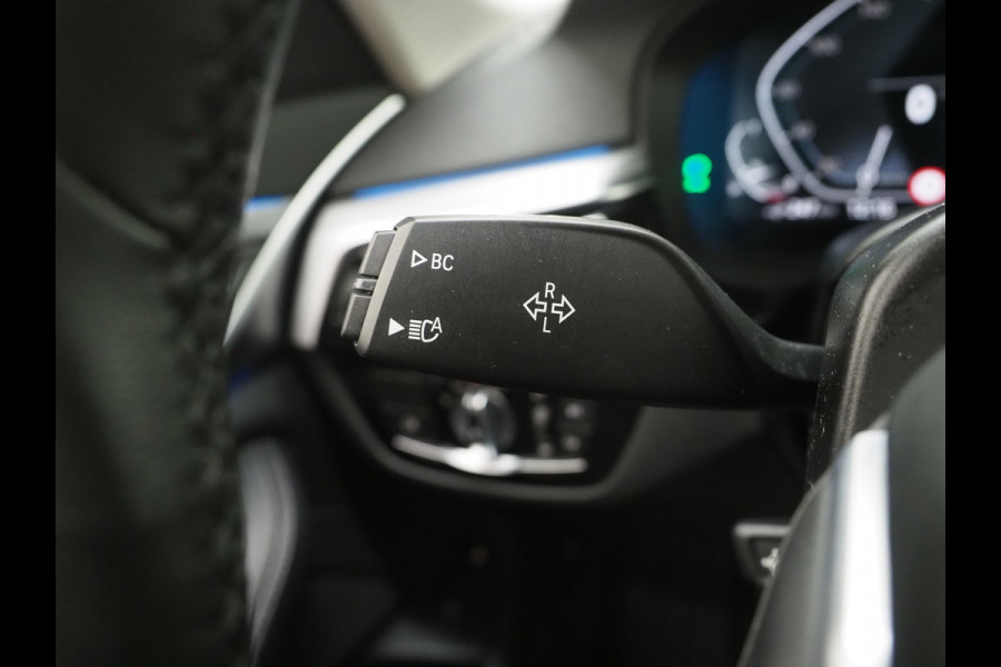 BMW 5 Serie Touring 530e | Leder | Memory | Stoelventilatie | Adaptive Cruise | Camera | Sfeerlicht | Dodehoek