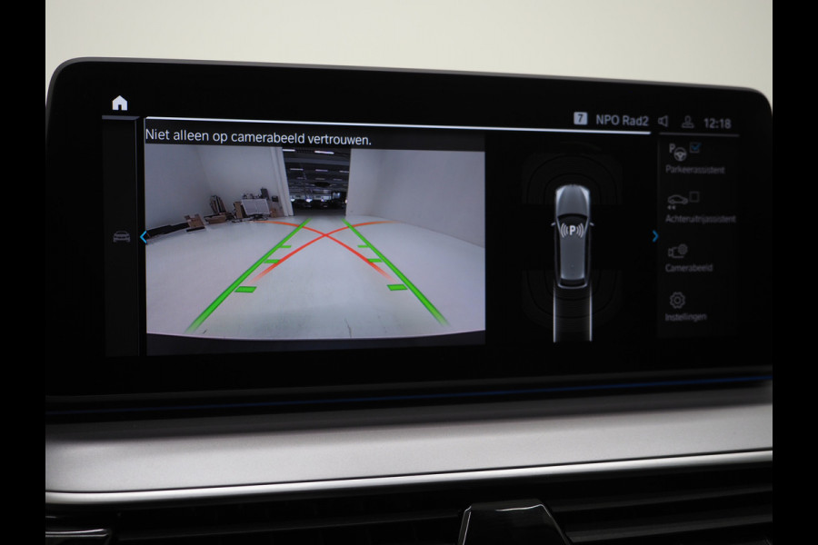 BMW 5 Serie Touring 530e | Leder | Memory | Stoelventilatie | Adaptive Cruise | Camera | Sfeerlicht | Dodehoek