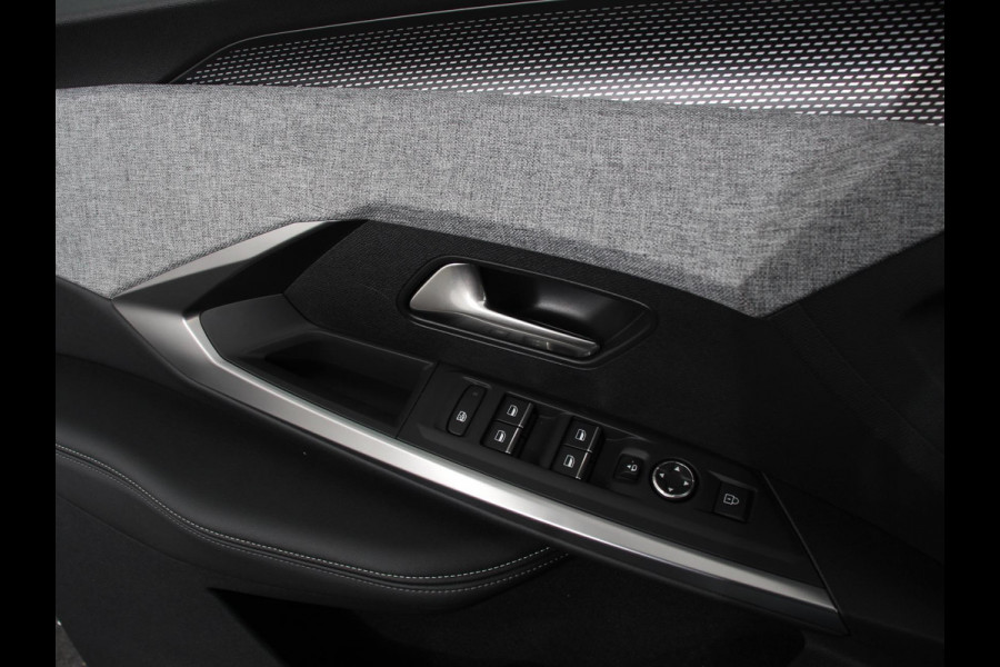 Peugeot E-3008 210 GT-Line Automaat Climate control Adaptieve cruise control 360 camera Keyless Apple Carplay/ Android auto Led Verwarmde voorstoelen Stuurverwarming Parkeersensoren Navigatie Afneembare Trekhaak