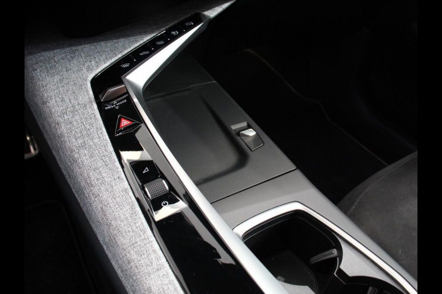 Peugeot E-3008 210 GT-Line Automaat Climate control Adaptieve cruise control 360 camera Keyless Apple Carplay/ Android auto Led Verwarmde voorstoelen Stuurverwarming Parkeersensoren Navigatie Afneembare Trekhaak