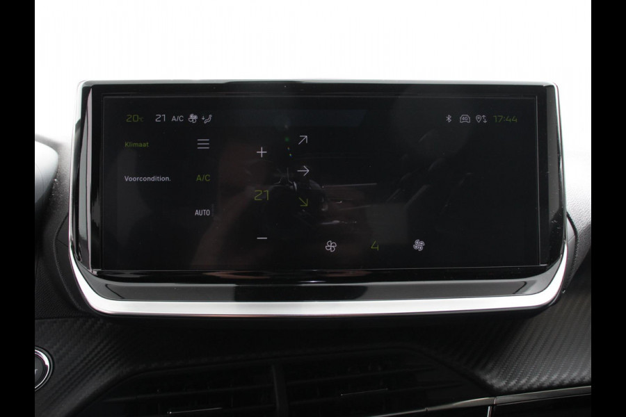 Peugeot e-2008 EV Allure 50 kWh Navigatie Apple Carplay/Android Auto Climate Control Led Parkeer sensoren Cruise Control Stoelverwarming