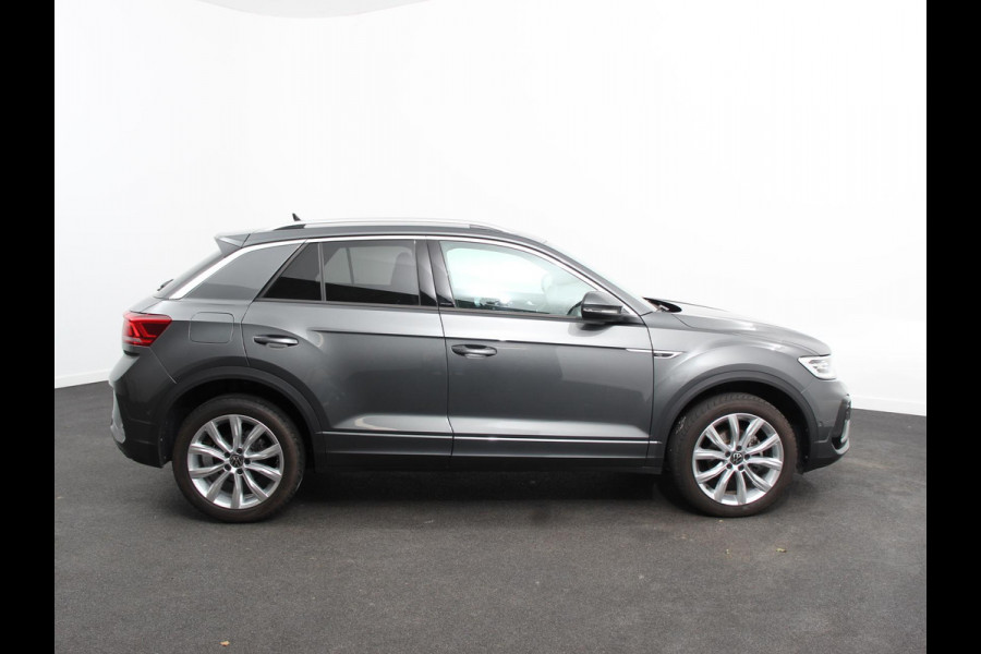 Volkswagen T-Roc 1.5 TSI 150pk Automaat R-Line Edition Navigatie Apple Carplay/Android Auto Camera Climate Control Electrisch te openen achterklep Dab Verwarmbare stoelen