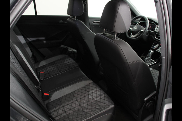 Volkswagen T-Roc 1.5 TSI 150pk Automaat R-Line Edition Navigatie Apple Carplay/Android Auto Camera Climate Control Electrisch te openen achterklep Dab Verwarmbare stoelen