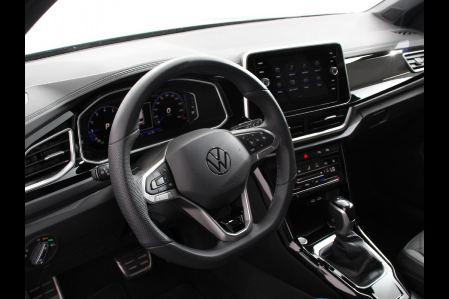 Volkswagen T-Roc 1.5 TSI 150pk Automaat R-Line Edition Navigatie Apple Carplay/Android Auto Camera Climate Control Electrisch te openen achterklep Dab Verwarmbare stoelen