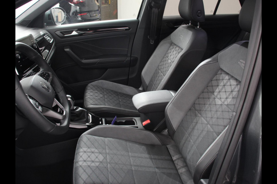 Volkswagen T-Roc 1.5 TSI 150pk Automaat R-Line Edition Navigatie Apple Carplay/Android Auto Camera Climate Control Electrisch te openen achterklep Dab Verwarmbare stoelen