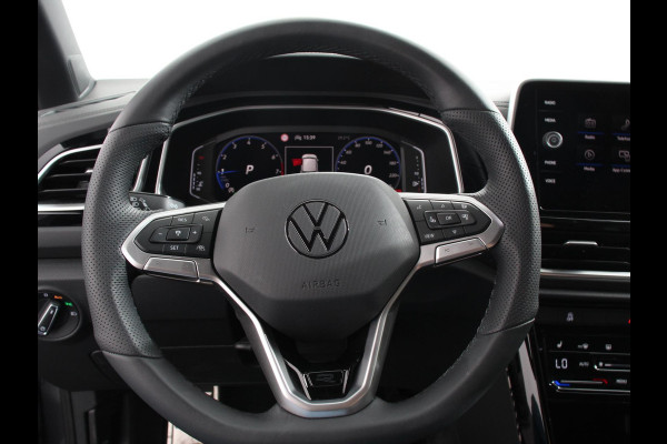 Volkswagen T-Roc 1.5 TSI 150pk Automaat R-Line Edition Navigatie Apple Carplay/Android Auto Camera Climate Control Electrisch te openen achterklep Dab Verwarmbare stoelen