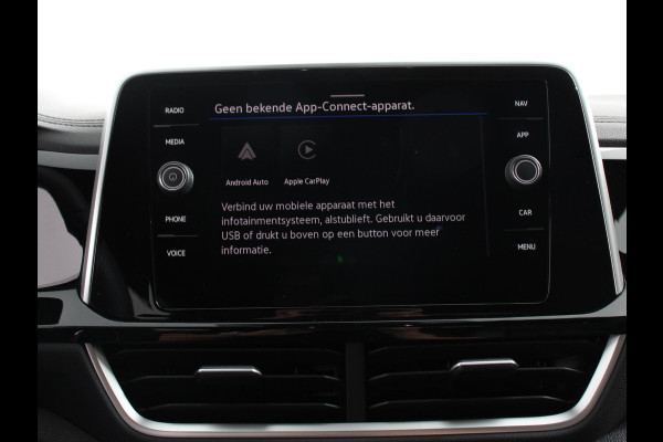 Volkswagen T-Roc 1.5 TSI 150pk Automaat R-Line Edition Navigatie Apple Carplay/Android Auto Camera Climate Control Electrisch te openen achterklep Dab Verwarmbare stoelen
