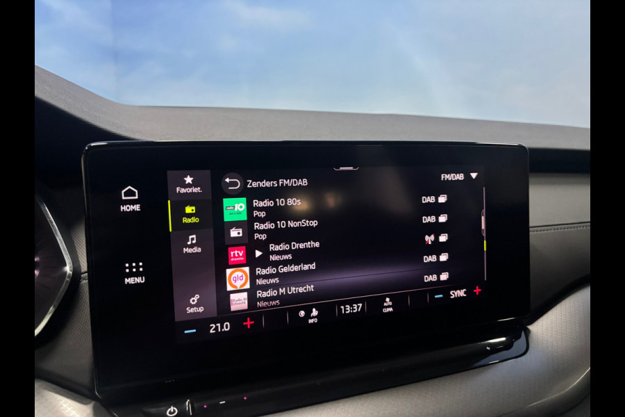 Škoda Octavia Combi 1.0 e-TSI Business Edition Plus Automaat | Navi | Clima | PDC