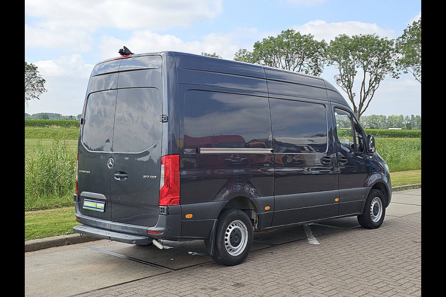 Mercedes-Benz Sprinter 317 1.9 CDI L2H2 RWD L2H2 Automaat MBUX Airco Cruise Control Camera Parkeersensoren Stoelverwarming