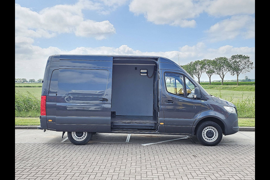 Mercedes-Benz Sprinter 317 1.9 CDI L2H2 RWD L2H2 Automaat MBUX Airco Cruise Control Camera Parkeersensoren Stoelverwarming
