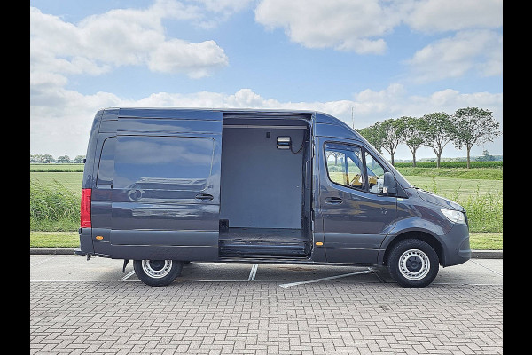 Mercedes-Benz Sprinter 317 1.9 CDI L2H2 RWD L2H2 Automaat MBUX Airco Cruise Control Camera Parkeersensoren Stoelverwarming