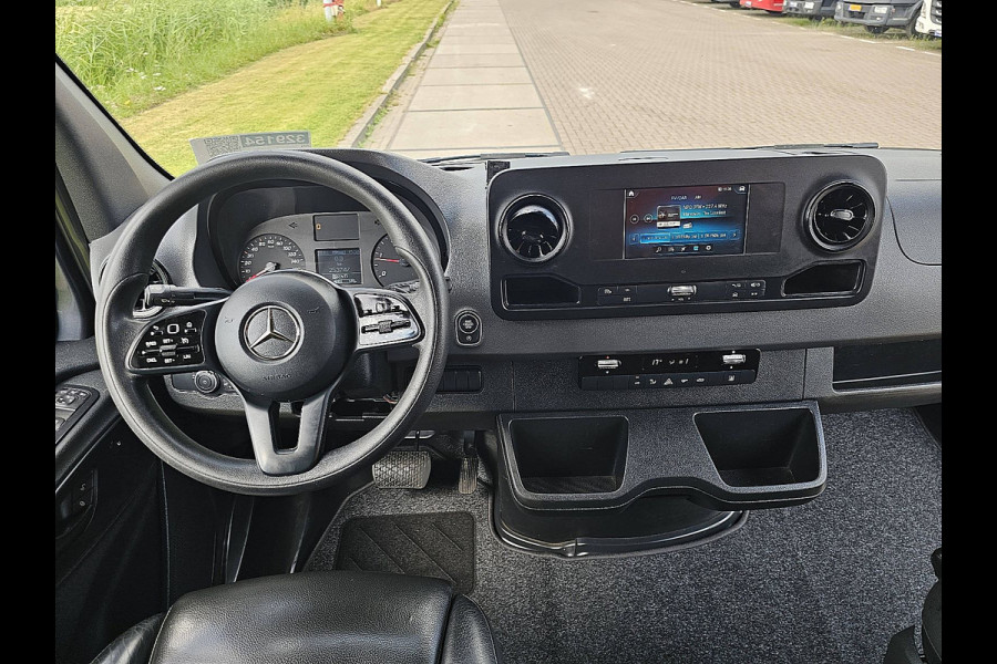 Mercedes-Benz Sprinter 317 1.9 CDI L2H2 RWD L2H2 Automaat MBUX Airco Cruise Control Camera Parkeersensoren Stoelverwarming