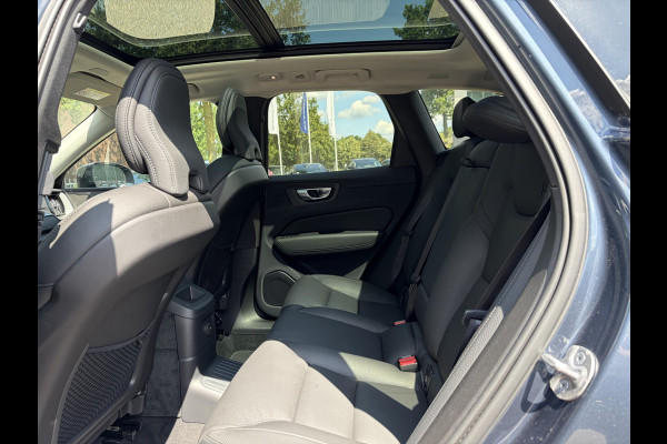 Volvo XC60 Plug-In Hybrid AWD T6 Plus Dark recharge ADAPT. CRUISE CONTROL | TREKHAAK | STUUR & STOEL VERWARMING | PANORAMA DAK | 360 GRADEN CAMERA | ELEK. STOELEN MET GEHEUGEN | HARMAN/KARDON AUDIO