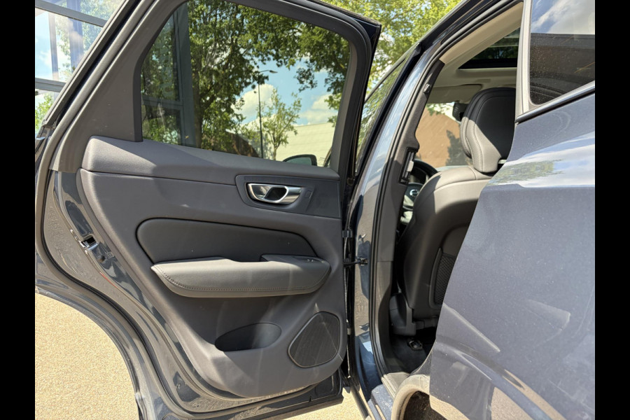 Volvo XC60 Plug-In Hybrid AWD T6 Plus Dark recharge ADAPT. CRUISE CONTROL | TREKHAAK | STUUR & STOEL VERWARMING | PANORAMA DAK | 360 GRADEN CAMERA | ELEK. STOELEN MET GEHEUGEN | HARMAN/KARDON AUDIO