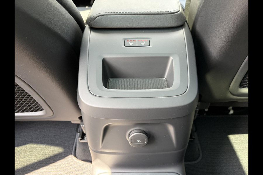 Volvo XC60 Plug-In Hybrid AWD T6 Plus Dark recharge ADAPT. CRUISE CONTROL | TREKHAAK | STUUR & STOEL VERWARMING | PANORAMA DAK | 360 GRADEN CAMERA | ELEK. STOELEN MET GEHEUGEN | HARMAN/KARDON AUDIO