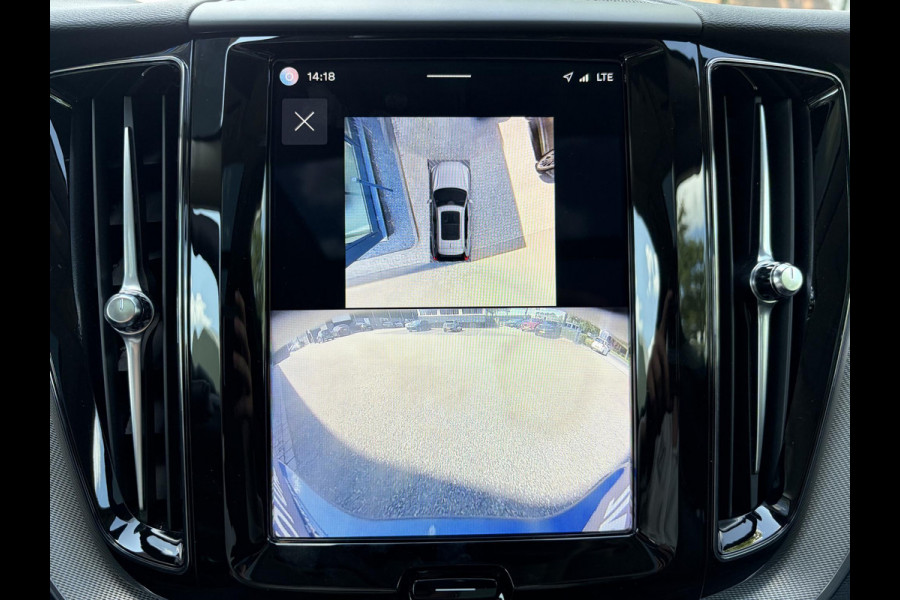 Volvo XC60 Plug-In Hybrid AWD T6 Plus Dark recharge ADAPT. CRUISE CONTROL | TREKHAAK | STUUR & STOEL VERWARMING | PANORAMA DAK | 360 GRADEN CAMERA | ELEK. STOELEN MET GEHEUGEN | HARMAN/KARDON AUDIO