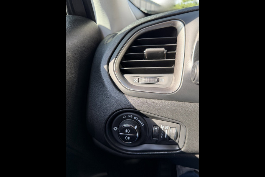Jeep Renegade 1.0T 88 kW T-GDI CAT Limited - Navigatie I Airco I Sport velgen I Xenon I PDC I Veiligheid pakket