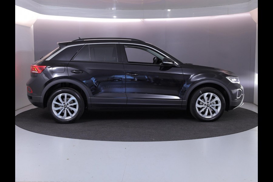 Volkswagen T-Roc 1.5 TSI Life Edition | Private lease vanaf €590 |150 pk Automaat (DSG) | Verlengde garantie | Navigatie via App | Parkeersensoren (Park assist) | Achteruitrijcamera | Full LED koplampen | Keyless |