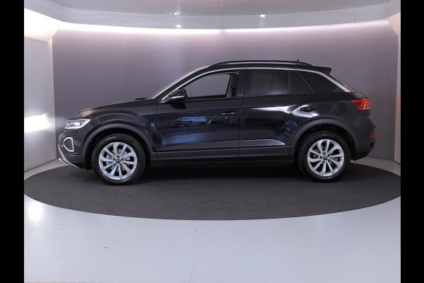 Volkswagen T-Roc 1.5 TSI Life Edition | Private lease vanaf €590 |150 pk Automaat (DSG) | Verlengde garantie | Navigatie via App | Parkeersensoren (Park assist) | Achteruitrijcamera | Full LED koplampen | Keyless |