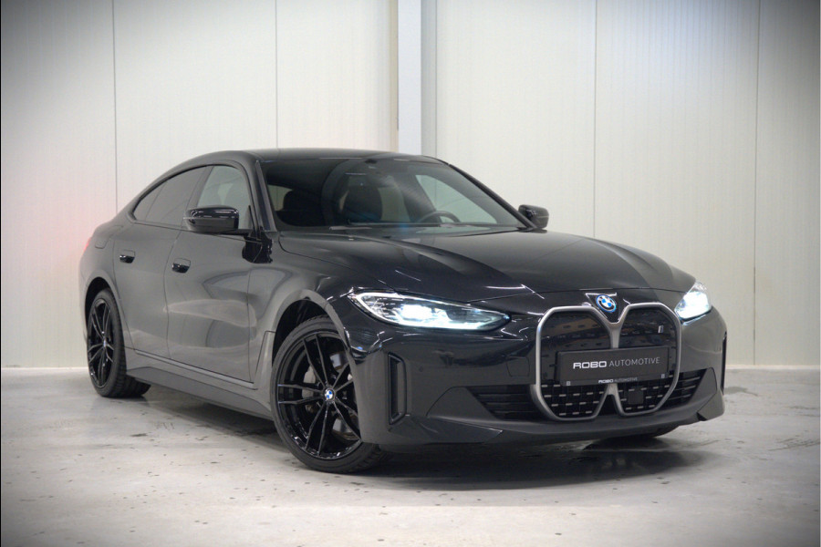 BMW i4 eDrive40 84 kWh | Stoelverwarming | Stuurverwarming | Apple Carplay | Adaptive Cruise Control | Memory Seat | Trekhaak | Camera | Parkeersensoren | Navigatie | Ambiance Verlichting | HIFI | SOH 96.52% |