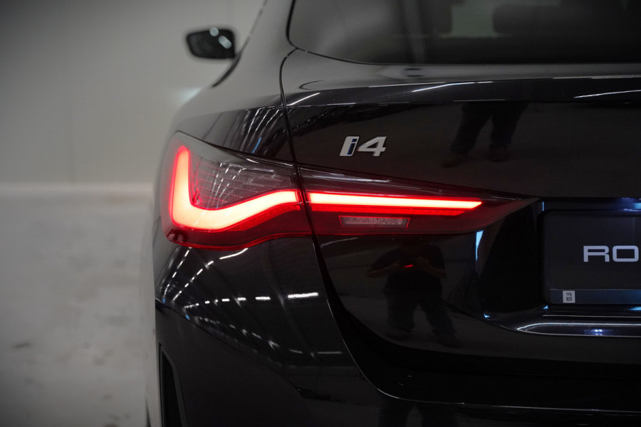 BMW i4 eDrive40 84 kWh | Stoelverwarming | Stuurverwarming | Apple Carplay | Adaptive Cruise Control | Memory Seat | Trekhaak | Camera | Parkeersensoren | Navigatie | Ambiance Verlichting | HIFI | SOH 96.52% |